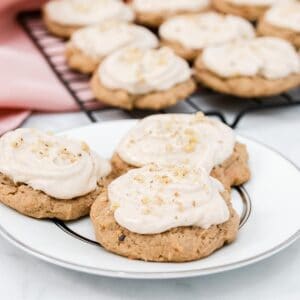 Featured image for carrot cake cookies.