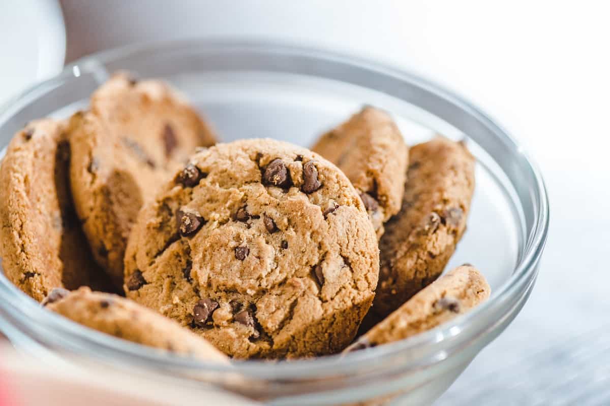 Cookies in a bowl.