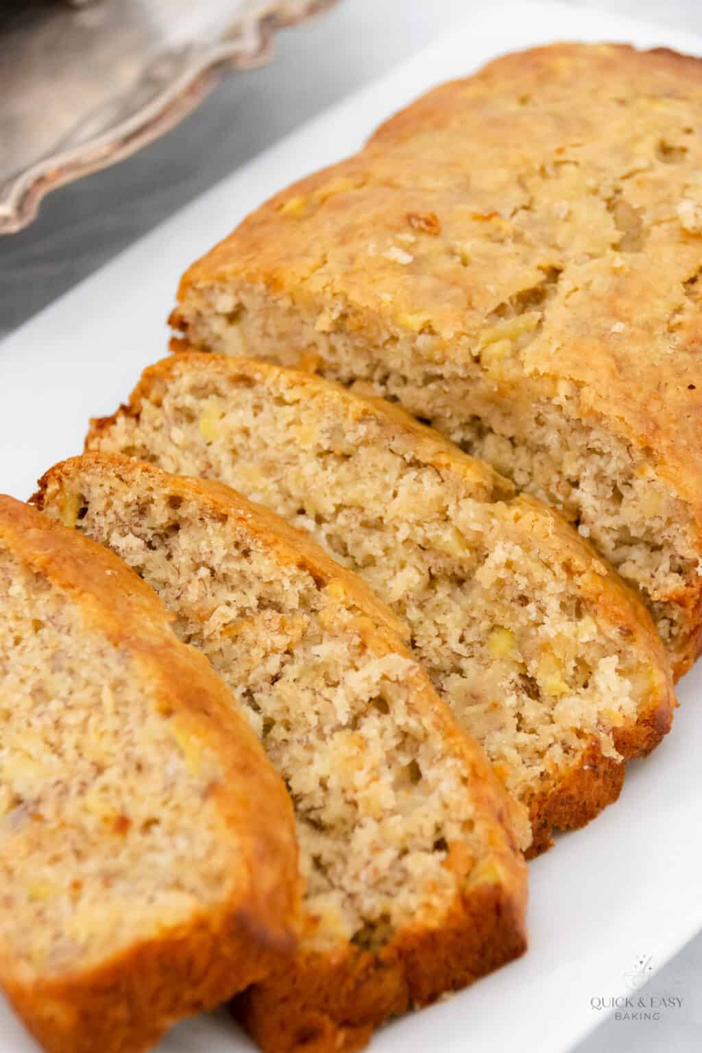 Easy And Moist Pineapple Banana Bread (Hummingbird Bread) - Quick And ...